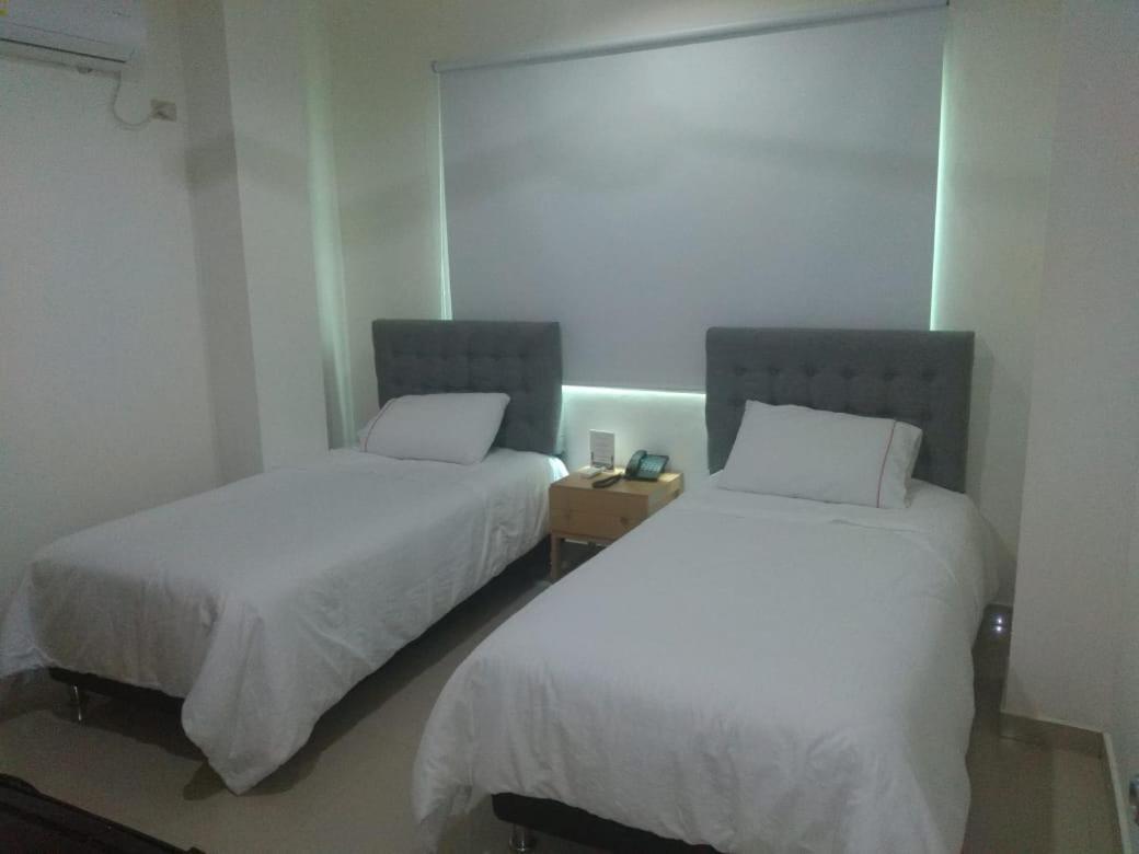 Onoma Hotel Lorica Exterior photo