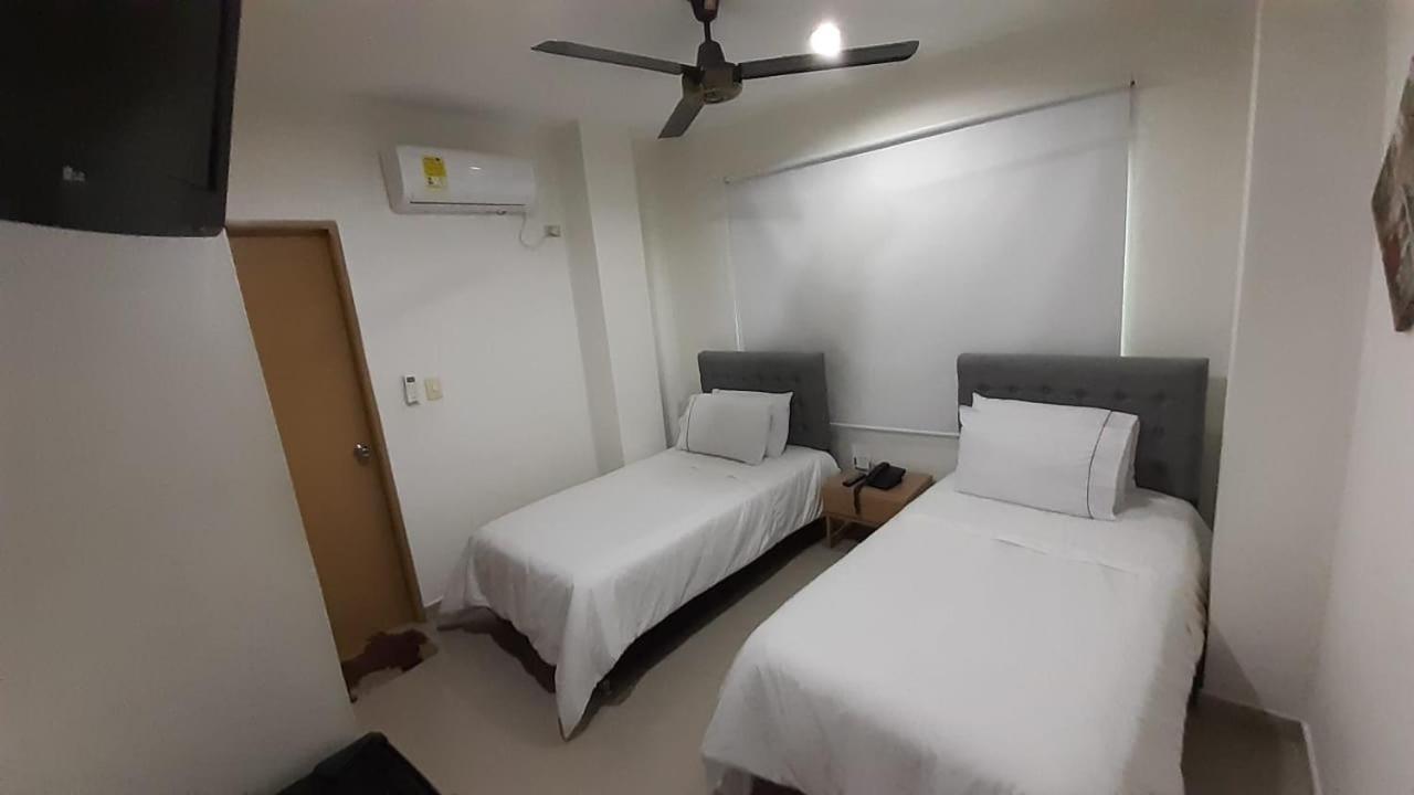 Onoma Hotel Lorica Exterior photo